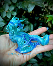 Load image into Gallery viewer, Cthulhu Minkin-Blue white eyes
