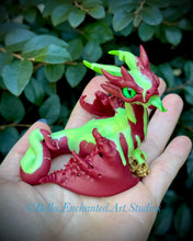 Load image into Gallery viewer, Manzana-glowing poison apple Minkin-wicked excited