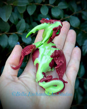 Load image into Gallery viewer, Manzana-glowing poison apple Minkin-wicked excited